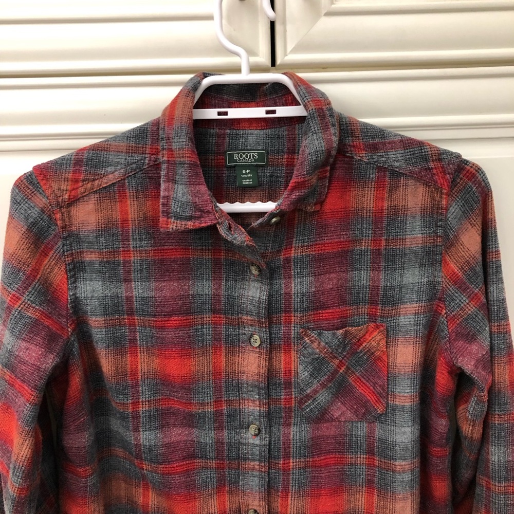 Roots women’s flannel plaid button shirt - Picture 5 of 10